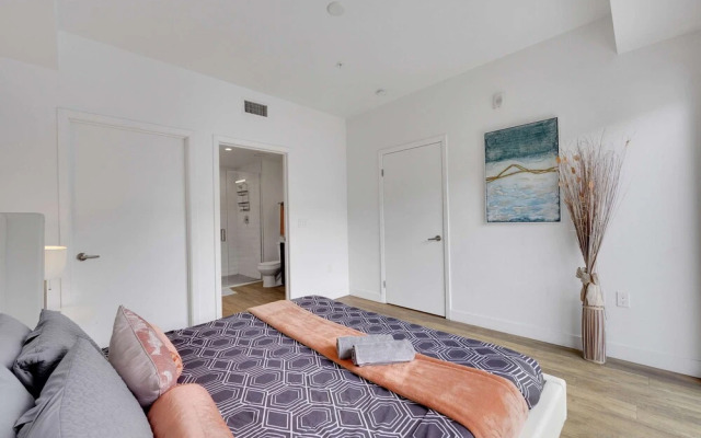 Stylish 2BR Family Apartment by Dtla