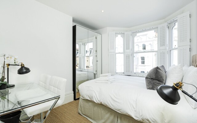 First Floor Flat - Mimosa Street