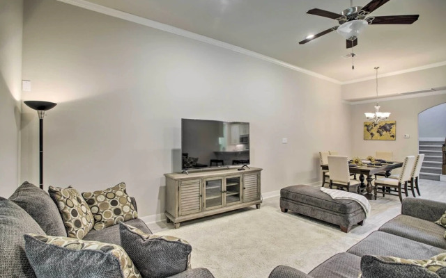 Modern Houston Townhome Near The Woodlands