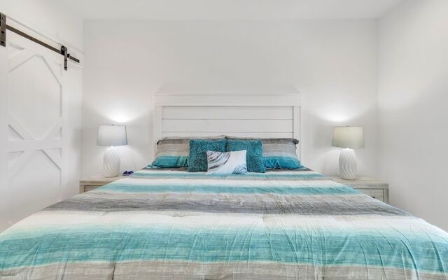 Just Beachy 3 Bedroom Home by RedAwning