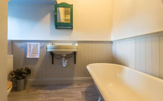Cleo Gallery Apartments