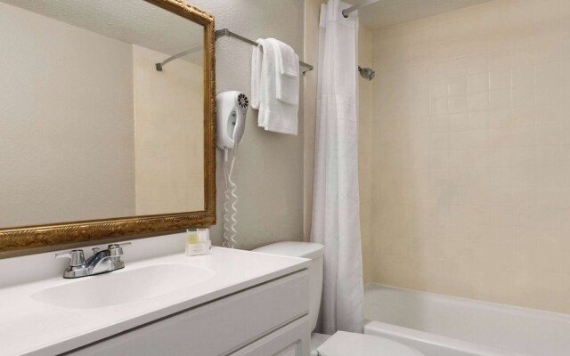 Days Inn Myrtle Beach-Beach Front