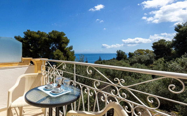 Alexandros Studios by Estia