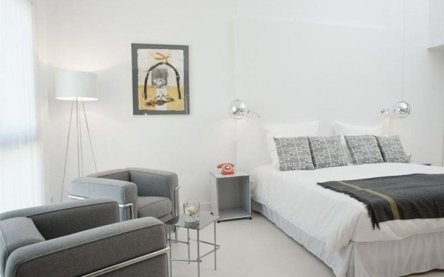 Hotel 111