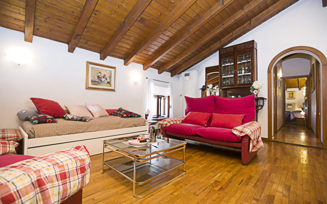 Residenza Rocca del Lago 2