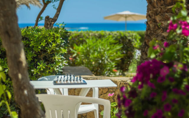 Pyrgos beach hotel apartments