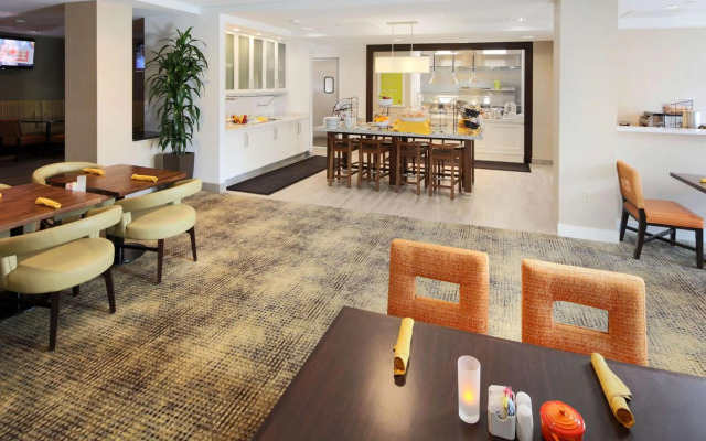 Hilton Garden Inn Reagan National Airport