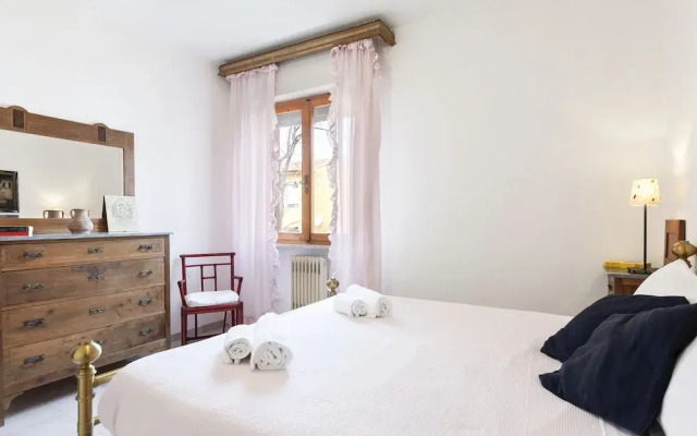 Pisa Hospital Apartment With Parking And Balcony