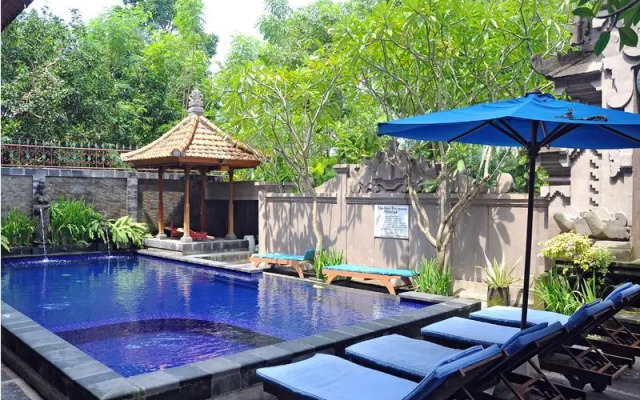 巴厘岛普里羽婆罗金巴兰酒店(Puri Dewa Bharata Jimbaran Bali)