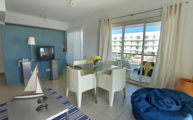 Marina Club I