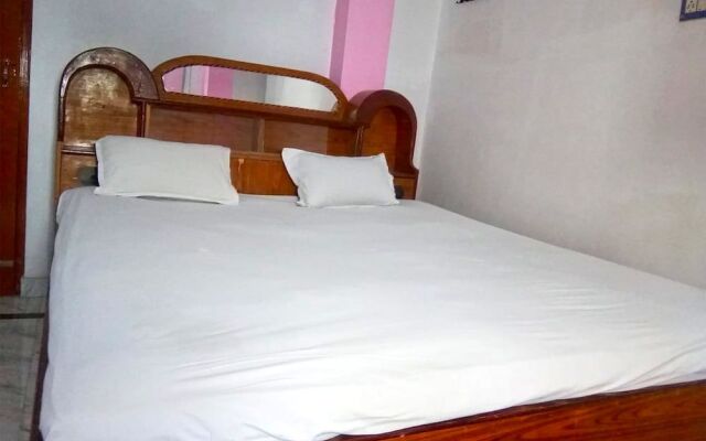 Spot On 44288 Maharaja Palace