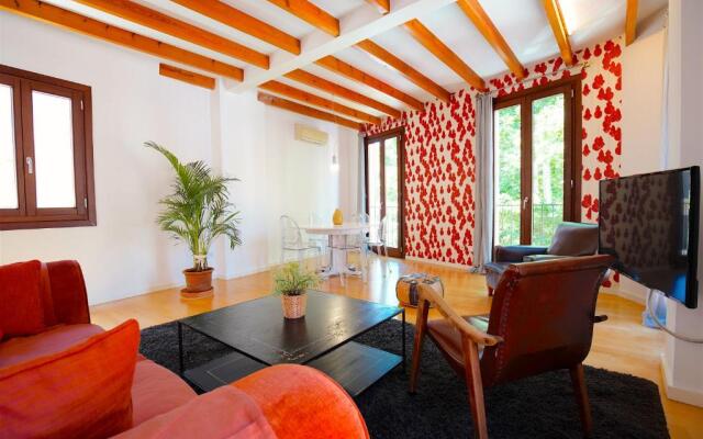 Hostal Montmari