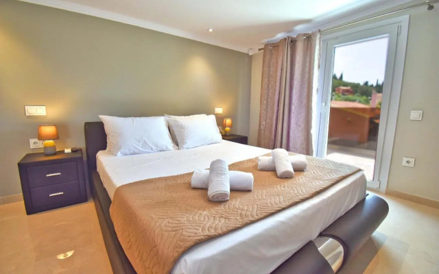 Alikes Deluxe Houses - 300m from the beach