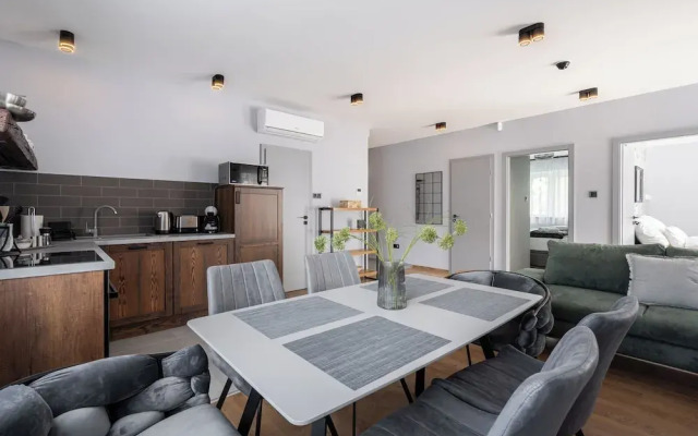 Radnoti Home