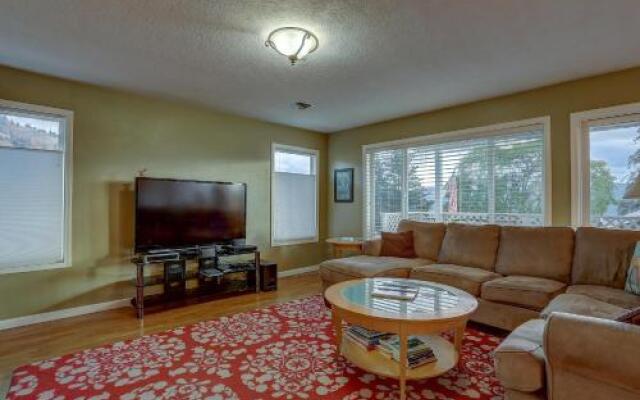 Northern Lts-Mt Vw-Ac-3br/2.5b