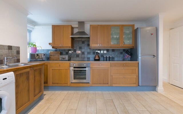 Ark Flats Apartment