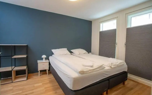 3 Bedroom Apartment With Free Parking