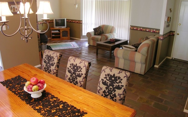 Apple Tree Cottage & Studio – Guest Rooms – Montville