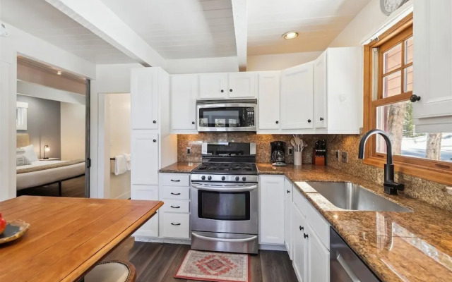 Chalet Blue 2 Bedroom Home by RedAwning