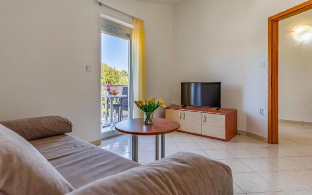 Graceful Apartment in Banjole near Beach Centinera