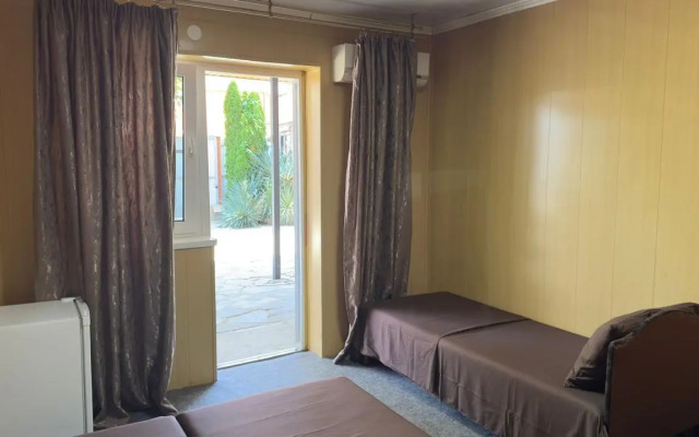 Джубгский дворик