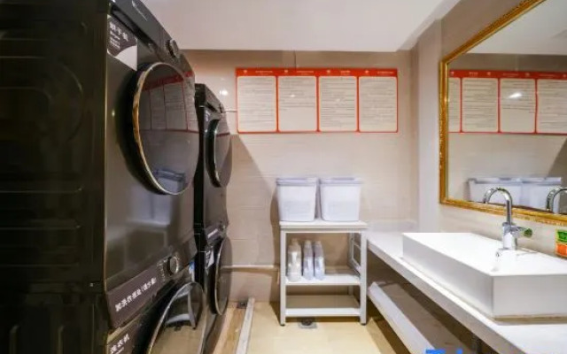 Vienna 3 Best Hotel (Xiamen Airport Xiagu Dock)