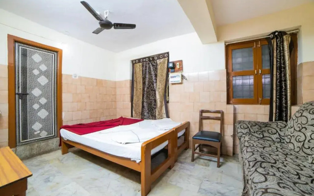 Sree Radha Lodge by OYO Rooms