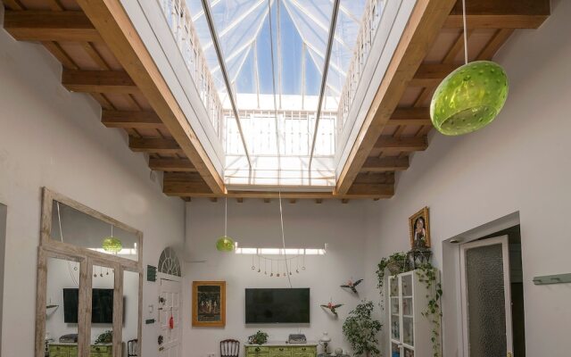 Starlight in Cadiz With 3 Bedrooms and 1 Bathrooms