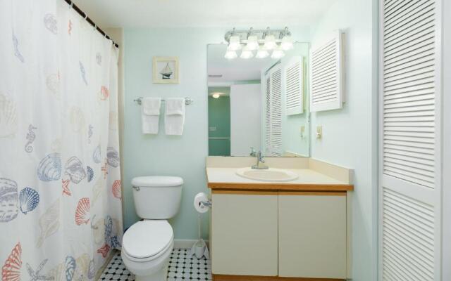 Ocean Village Club N33