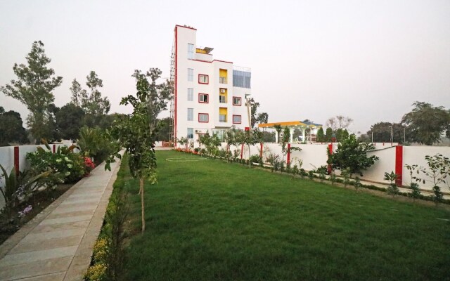 OYO 23416 Maharaja Hotel