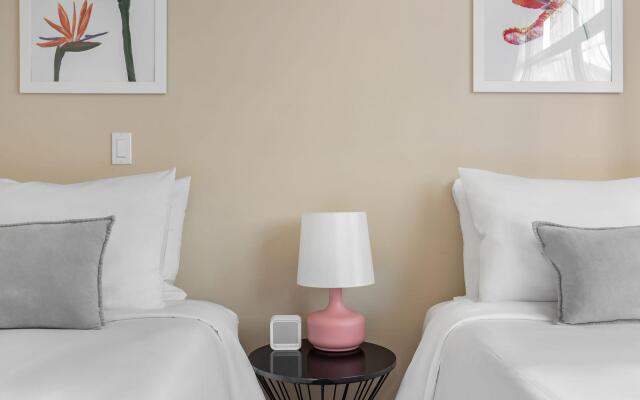 Bellevue Sophisticated 2BD 2BA Apartment