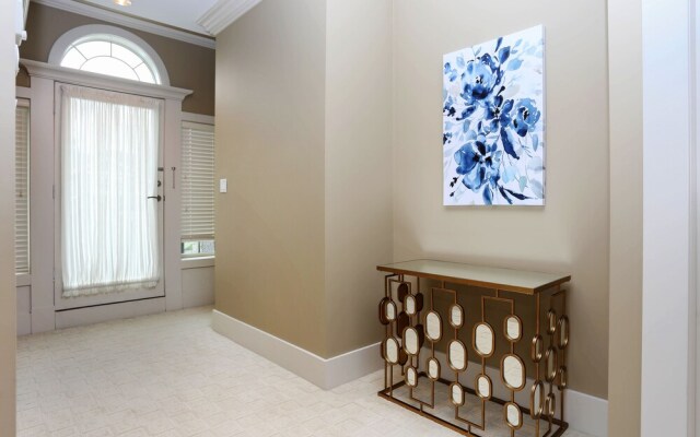 Grand 4 Bedroom Vacation House near Vancouver Downtown