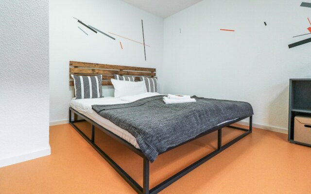 Hostel Room Downtown New Clean Cool
