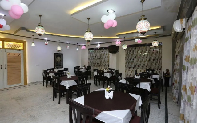 Oyo 19320 Hotel Chanakaya