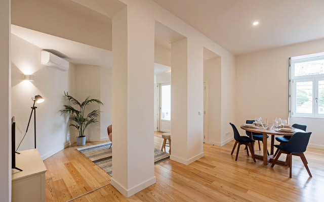 Superb Flat w/ Balcony and AC by LovelyStay