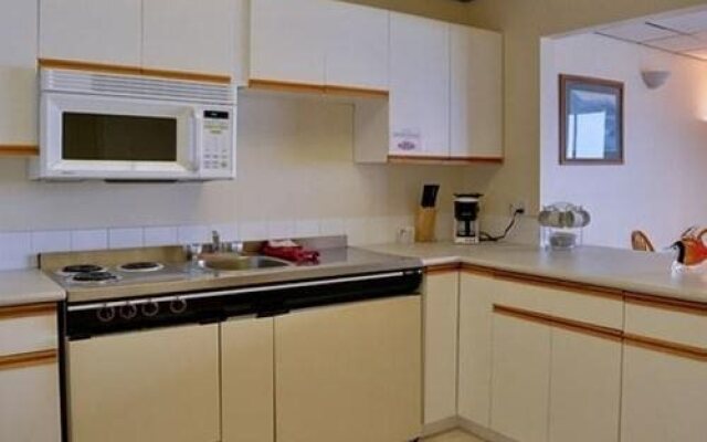 Sand Pebbles Inn