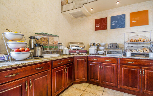 Comfort Suites Foxfire