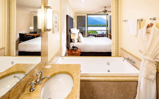 Pullman Reef Hotel Casino