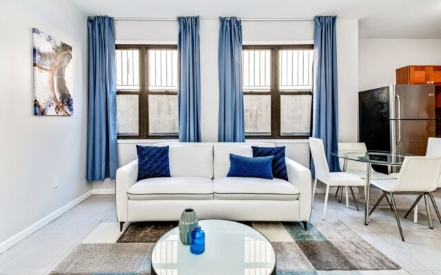 A Touch of Blue! Stylish 2BD Next to Reading Terminal Market