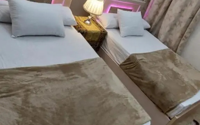 Pyramid Giza City Inn