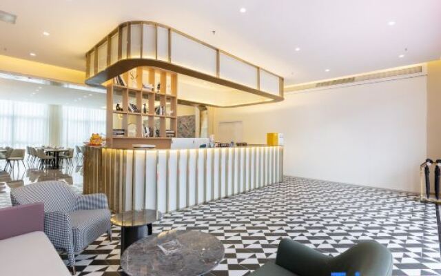 Shanghai Songjiang Sheshan LanOuShangPin Hotel