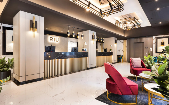 Hotel Riu Plaza Toronto