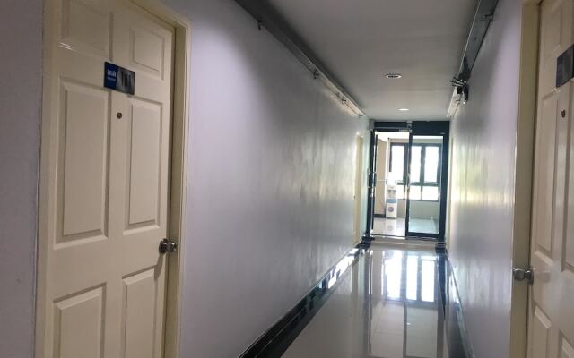 Sutharnlai Apartment