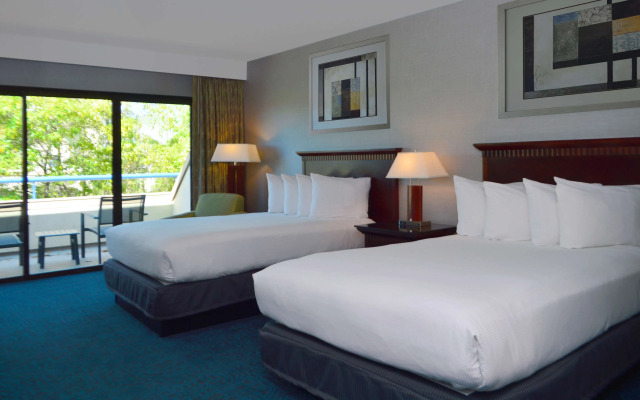 Doubletree by Hilton Newark - Fremont