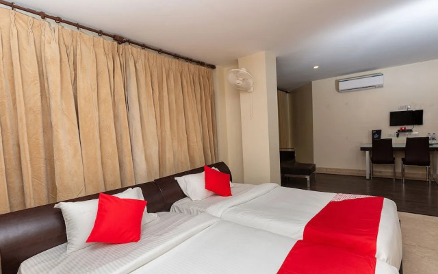 Collection O 79149 Grace Residency RK Salai