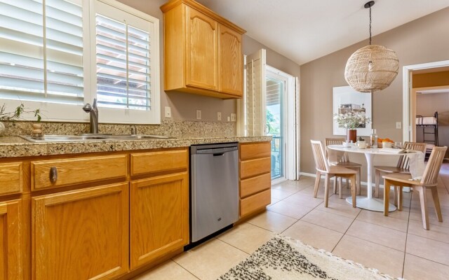 Desert Bloom by Avantstay Incredible Oasis w/ Dreamy Backyard & Patio