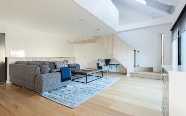 The Cliffside Loft - Distinctly Modern 3Bdr Riverside Home