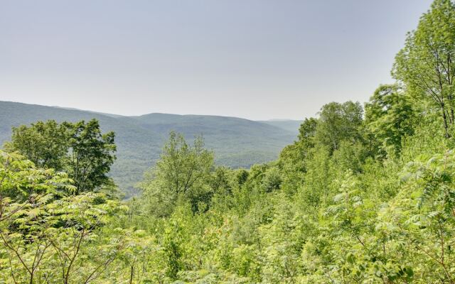 Scenic Dorset Duplex < 3 Mi to Emerald Lake!