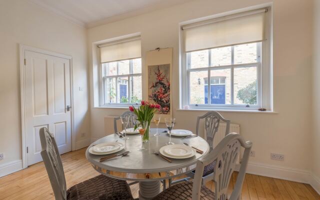 Modern mews home in Kings Cross