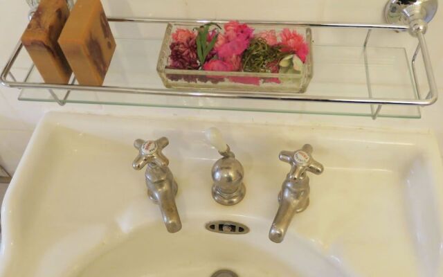 Cosy Castle in Onlay with Swimming Pool